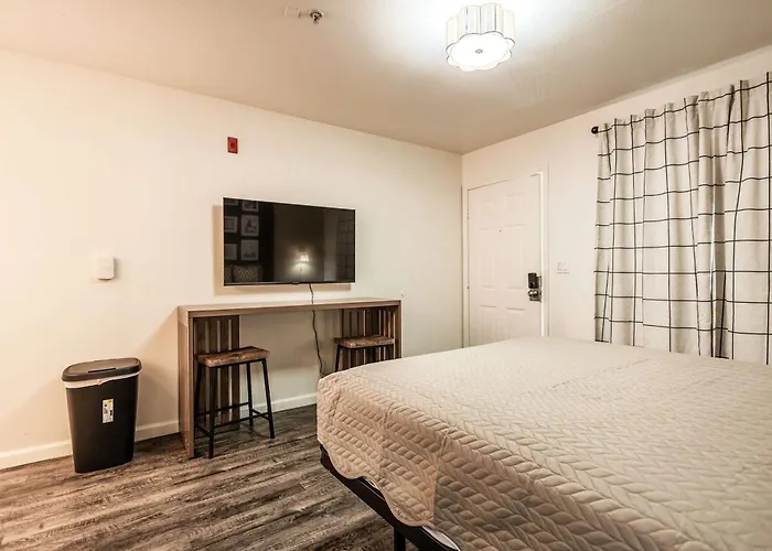 Tolleson Retreat With Pool Access Cashion