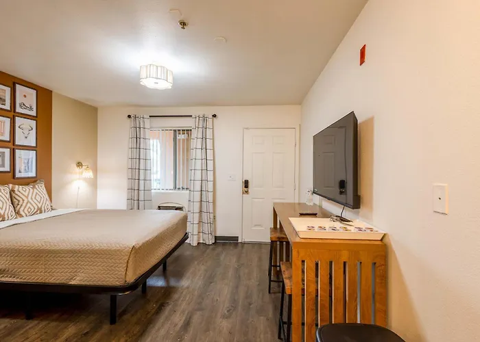 Tolleson Retreat With Pool Access *